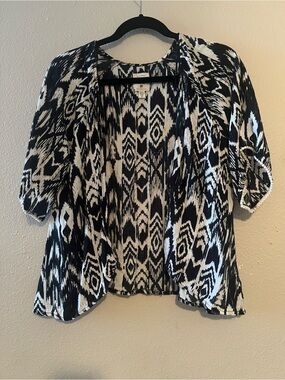 Billabong Black and White Ikat Open Front Cardigan size Small